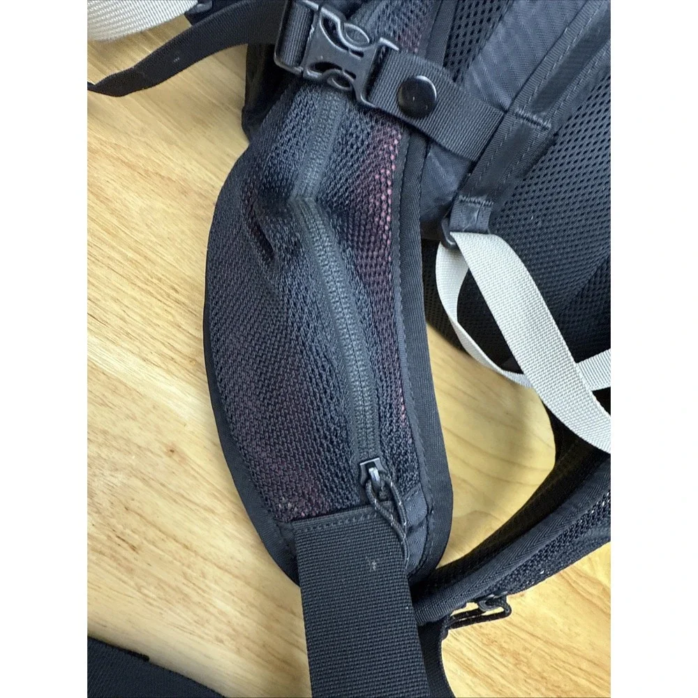 Gregory Mountain‎ Products Iris Red Maroon Hiking Backpack + Buckle Outdoors GUC